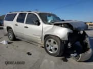 ✅ 2007 Chevrolet Suburban LS • VIN: 3GNFC16037G241031 • Lot: 76713514. Wystawiony na Copart z przebiegiem 232 549 mil. Bezpłatny archiwum sprzedaży aukcyjnych z USA i szczegółowy raport historii pojazdu na DreamBid. Zdjęcie 4.