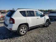 ✅ 2015 Jeep Compass Sport • VIN: 1C4NJCBA1FD124533 • Lot: 82342125. Wystawiony na Copart z przebiegiem 125 542 mil. Bezpłatny archiwum sprzedaży aukcyjnych z USA i szczegółowy raport historii pojazdu na DreamBid. Zdjęcie 3.