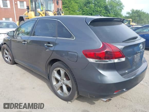 ✅ 2013 Toyota Venza LE • VIN: 4T3BK3BB6DU087648 • Lot: 42302572. Listed on IAAI with 65,000 mi. Free auction sales archive from the USA and detailed vehicle history report at DreamBid. Image 3.
