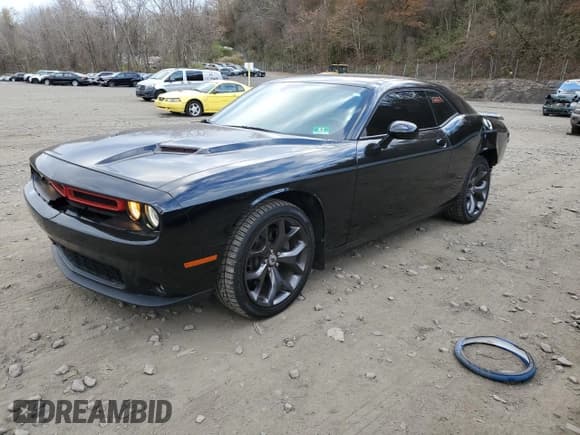 ✅ 2018 Dodge Challenger SXT Plus • VIN: 2C3CDZAG8JH271018 • Lot: 75694713. Wystawiony na Copart z przebiegiem 33 981 mil. Bezpłatny archiwum sprzedaży aukcyjnych z USA i szczegółowy raport historii pojazdu na DreamBid. Zdjęcie 1.