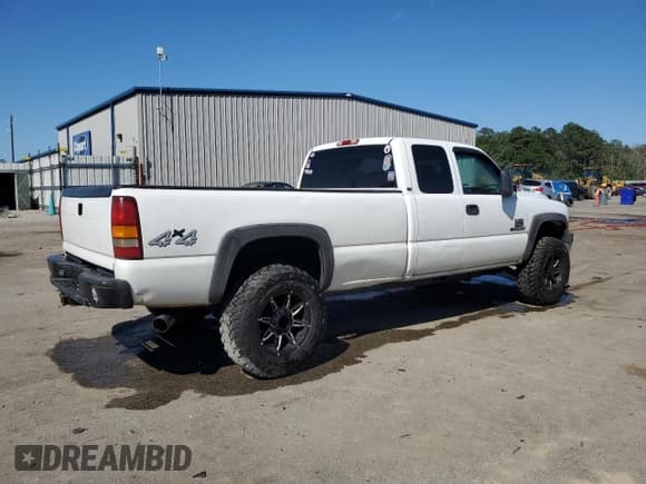 ✅ 2001 Chevrolet Silverado 2500HD LS • VIN: 1GCHK29U61E316862 • Lot: 57590155. Wystawiony na Copart z przebiegiem Nie podano. Bezpłatny archiwum sprzedaży aukcyjnych z USA i szczegółowy raport historii pojazdu na DreamBid. Zdjęcie 3.