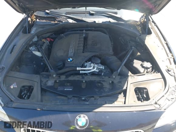 ✅ 2014 BMW 5 Series 535i • VIN: WBA5B1C58ED476278 • Lot: 43126649. Listed on IAAI with 82,404 mi. Free auction sales archive from the USA and detailed vehicle history report at DreamBid. Image 10.