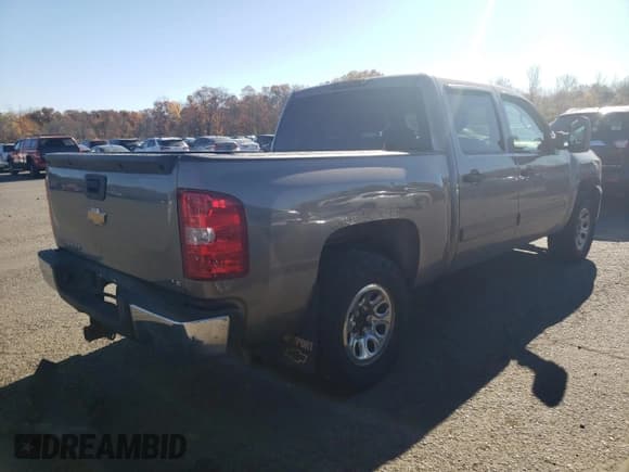 ✅ 2012 Chevrolet Silverado 1500 LS • VIN: 3GCPKREA3CG220327 • Lot: 77191004. Listed on Copart with 186,026 mi. Free auction sales archive from the USA and detailed vehicle history report at DreamBid. Image 3.