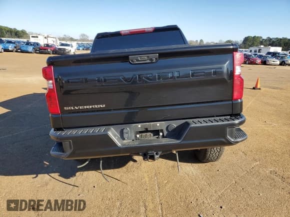 ✅ 2024 Chevrolet Silverado 1500 • VIN: 3GCUD4ED8RG185481 • Лот: 87740895. Опубликован ранее на Copart с пробегом Не указан. Бесплатный доступ к архиву аукционных продаж из США и подробный отчёт об истории автомобиля на DreamBid. Изображение 6.