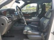 ✅ 2022 Lincoln Navigator Reserve • VIN: 5LMJJ3LT3NEL10719 • Lot: 61331215. Wystawiony na Copart z przebiegiem 41 818 mil. Bezpłatny archiwum sprzedaży aukcyjnych z USA i szczegółowy raport historii pojazdu na DreamBid. Zdjęcie 7.