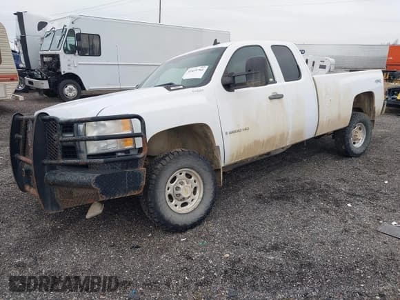 ✅ 2008 Chevrolet Silverado 2500HD 1LT • VIN: 1GCHK29K98E154928 • Lot: 41439766. Wystawiony na IAAI z przebiegiem Nie podano. Bezpłatny archiwum sprzedaży aukcyjnych z USA i szczegółowy raport historii pojazdu na DreamBid. Zdjęcie 2.