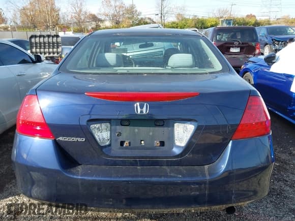 ✅ 2006 Honda Accord LX SE • VIN: 1HGCM56376A090672 • Lot: 43683963. Listed on IAAI with 217,136 mi. Free auction sales archive from the USA and detailed vehicle history report at DreamBid. Image 16.