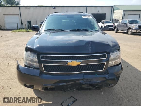 ✅ 2012 Chevrolet Suburban LT • VIN: 1GNSKJE77CR167767 • Lot: 69171984. Wystawiony na Copart z przebiegiem 164 460 mil. Bezpłatny archiwum sprzedaży aukcyjnych z USA i szczegółowy raport historii pojazdu na DreamBid. Zdjęcie 5.