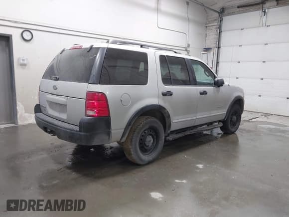 ✅ 2002 Ford Explorer XLS • VIN: 1FMZU72E92UC07085 • Lot: 41726199. Listed on IAAI with 173,386 mi. Free auction sales archive from the USA and detailed vehicle history report at DreamBid. Image 4.