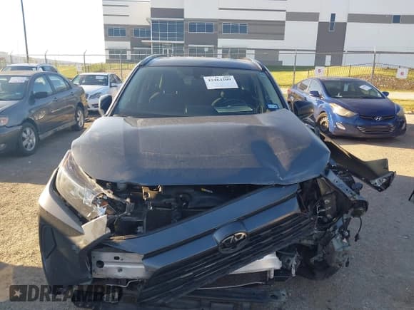 ✅ 2021 Toyota RAV4 LE • VIN: 2T3H1RFV4MC151532 • Lot: 43464209. Wystawiony na IAAI z przebiegiem 54 775 mil. Bezpłatny archiwum sprzedaży aukcyjnych z USA i szczegółowy raport historii pojazdu na DreamBid. Zdjęcie 12.