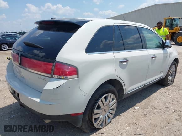 ✅ 2009 Lincoln MKX • VIN: 2LMDU68C89BJ05839 • Lot: 43043065. Listed on IAAI with 183,141 mi. Free auction sales archive from the USA and detailed vehicle history report at DreamBid. Image 4.