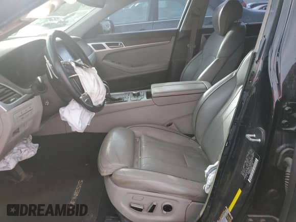 2015 Hyundai Genesis 5.0L with VIN KMHGN4JFXFU016519, listed as a Copart auction lot 82059735 with 110,134 mi miles and Clean title. Bid and sale history available at DreamBid. Image 7.