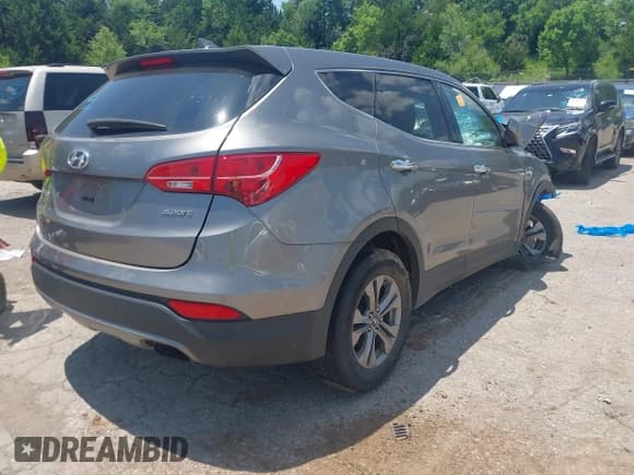 ✅ 2016 Hyundai Santa Fe • VIN: 5XYZT3LB0GG351802 • Lot: 42695517. Wystawiony na IAAI z przebiegiem Nie podano. Bezpłatny archiwum sprzedaży aukcyjnych z USA i szczegółowy raport historii pojazdu na DreamBid. Zdjęcie 4.