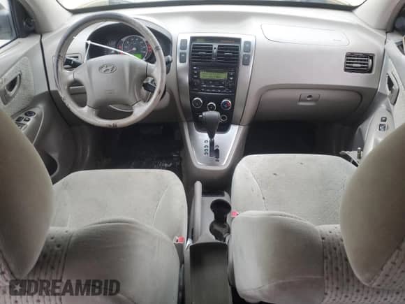 ✅ 2005 Hyundai Tucson GLS • VIN: KM8JN12D15U134636 • Lot: 85911084. Wystawiony na Copart z przebiegiem 178 615 mil mil. Skorzystaj z bezpłatnego archiwum sprzedaży aukcyjnych z USA i zobacz szczegółowy raport historii pojazdu na DreamBid. Zdjęcie 8.