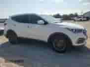2017 Hyundai Santa Fe 2.4L z VIN 5XYZT3LB6HG380593, wystawiony jako Copart lot #71658245 z przebiegiem 151 100 mil mil oraz Nie do naprawy • Non repairable. Historia ofert i sprzedaży dostępna na DreamBid. Obrazek 4.