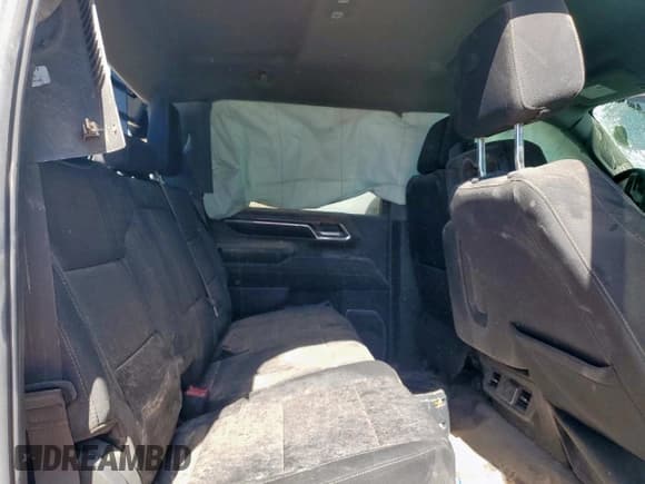 ✅ 2024 Chevrolet Silverado 2500HD • VIN: 1GB1YNE71RF224456 • Lot: 65140155. Wystawiony na Copart z przebiegiem Nie podano. Bezpłatny archiwum sprzedaży aukcyjnych z USA i szczegółowy raport historii pojazdu na DreamBid. Zdjęcie 10.