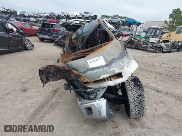 ✅ 2015 Toyota Tundra SR5 • VIN: 5TFDM5F13FX063628 • Lot: 43587577. Listed on IAAI with Not provided. Free auction sales archive from the USA and detailed vehicle history report at DreamBid. Image 12.