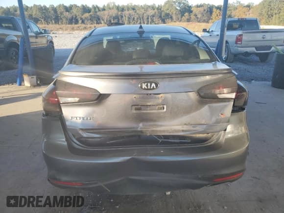 ✅ 2018 Kia Forte LX • VIN: 3KPFL4A78JE276410 • Lot: 90790795. Listed on Copart with 128,004 mi. Free auction sales archive from the USA and detailed vehicle history report at DreamBid. Image 6.