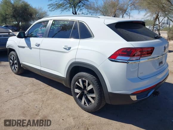 ✅ 2022 Volkswagen Atlas SE • VIN: 1V2LC2CA5NC208416 • Lot: 43599626. Listed on IAAI with 110,441 mi. Free auction sales archive from the USA and detailed vehicle history report at DreamBid. Image 3.