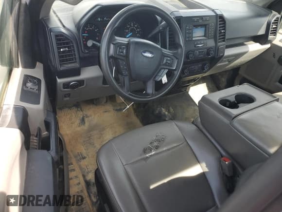 ✅ 2019 Ford F-150 XL • VIN: 1FTMF1CB4KKE70932 • Lot: 54523355. Listed on Copart with 142,641 mi. Free auction sales archive from the USA and detailed vehicle history report at DreamBid. Image 8.