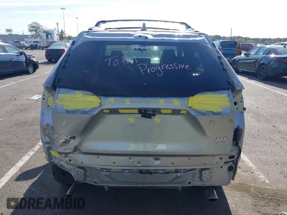 ✅ 2023 Toyota RAV4 XLE Premium • VIN: 2T3A1RFV9PW337698 • Lot: 43349377. Wystawiony na IAAI z przebiegiem 25 430 mil. Bezpłatny archiwum sprzedaży aukcyjnych z USA i szczegółowy raport historii pojazdu na DreamBid. Zdjęcie 16.