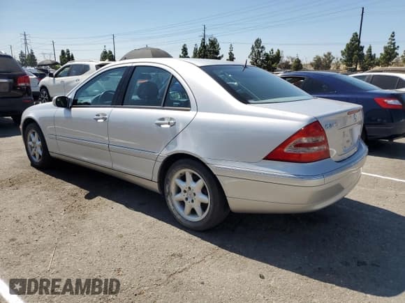 ✅ 2001 Mercedes-Benz C 230/260/280/320 • VIN: WDBRF61J41F099449 • Лот: 80432995. Опубликован ранее на Copart с пробегом Не указан. Бесплатный доступ к архиву аукционных продаж из США и подробный отчёт об истории автомобиля на DreamBid. Изображение 2.