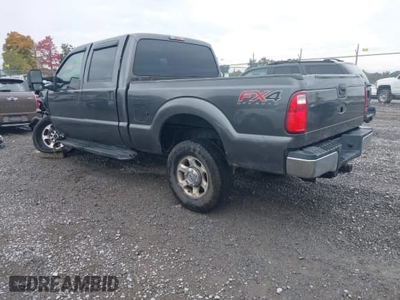 ✅ 2016 Ford F-250 XL • VIN: 1FT7W2B68GED10386 • Лот: 43188390. Опубликован ранее на IAAI с пробегом 125 573 миль. Бесплатный доступ к архиву аукционных продаж из США и подробный отчёт об истории автомобиля на DreamBid. Изображение 3.