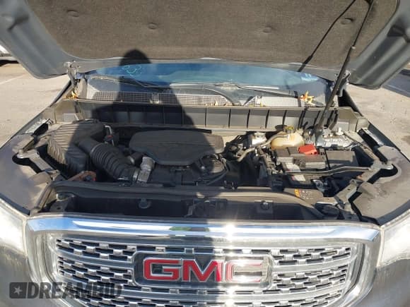 ✅ 2019 GMC Acadia Denali • VIN: 1GKKNXLS1KZ126421 • Lot: 43456658. Wystawiony na IAAI z przebiegiem 40 820 mil. Bezpłatny archiwum sprzedaży aukcyjnych z USA i szczegółowy raport historii pojazdu na DreamBid. Zdjęcie 10.