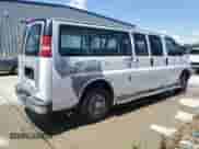 2007 Chevrolet Express Passenger с VIN 1GAHG39U271246650, выставлен на аукционе Copart как лот 63053985 с пробегом 190 236 миль миль и Списание • Salvage title. История ставок и продаж доступна на DreamBid. Изображение 3.