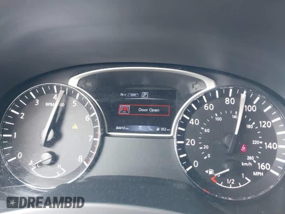 ✅ 2019 Nissan Pathfinder SV • VIN: 5N1DR2MM0KC599382 • Lot: 42532330. Listed on IAAI with 84,410 mi. Free auction sales archive from the USA and detailed vehicle history report at DreamBid. Image 7.