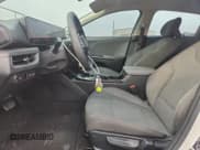 ✅ 2025 Kia K4 LXS • VIN: 3KPFT4DEXSE029630 • Lot: 92619485. Wystawiony na Copart z przebiegiem 26 855 mil. Bezpłatny archiwum sprzedaży aukcyjnych z USA i szczegółowy raport historii pojazdu na DreamBid. Zdjęcie 7.