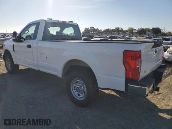 ✅ 2020 Ford F-250 XL • VIN: 1FTBF2A69LEE86028 • Lot: 84587465. Wystawiony na Copart z przebiegiem 71 745 mil. Bezpłatny archiwum sprzedaży aukcyjnych z USA i szczegółowy raport historii pojazdu na DreamBid. Zdjęcie 2.