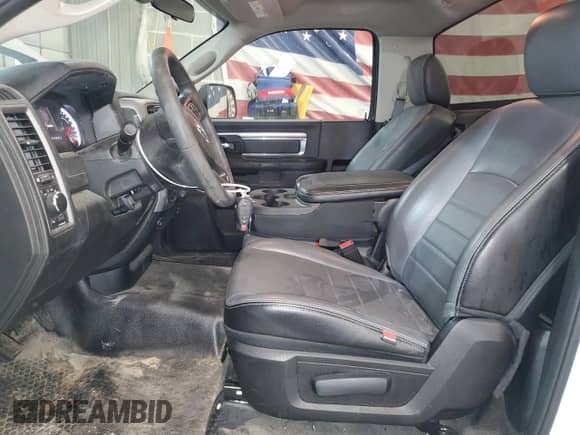 2022 Ram 1500 Tradesman with VIN 3C6JR7AG8NG259120, listed as a Copart auction lot 84811984 with 56,135 mi miles and Salvage title. Bid and sale history available at DreamBid. Image 7.