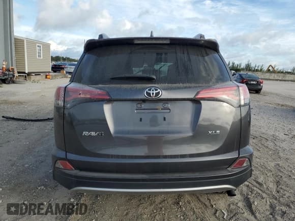 ✅ 2018 Toyota RAV4 XLE • VIN: JTMWFREV9JJ752714 • Лот: 92045785. Опубликован ранее на Copart с пробегом Не указан. Бесплатный доступ к архиву аукционных продаж из США и подробный отчёт об истории автомобиля на DreamBid. Изображение 6.