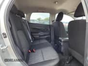 ✅ 2024 Mitsubishi Outlander S • VIN: JA4ARUAU8RU014182 • Lot: 82128925. Wystawiony na Copart z przebiegiem 7 243 mil. Bezpłatny archiwum sprzedaży aukcyjnych z USA i szczegółowy raport historii pojazdu na DreamBid. Zdjęcie 11.