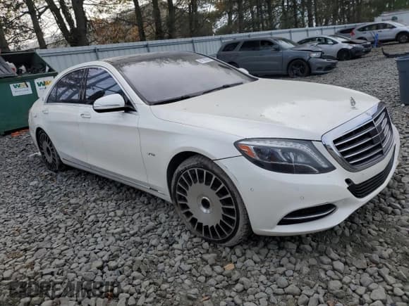 ✅ 2015 Mercedes-Benz S 550 • VIN: WDDUG8FB2FA070970 • Lot: 91766355. Wystawiony na Copart z przebiegiem Nie podano. Bezpłatny archiwum sprzedaży aukcyjnych z USA i szczegółowy raport historii pojazdu na DreamBid. Zdjęcie 5.