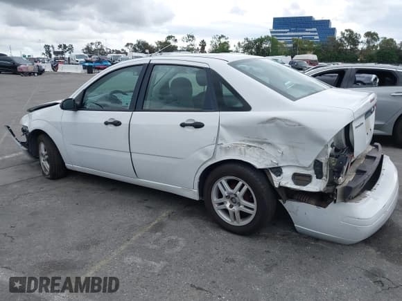 ✅ 2005 Ford Focus S • VIN: 1FAFP34N95W195622 • Lot: 43724712. Listed on IAAI with Not provided. Free auction sales archive from the USA and detailed vehicle history report at DreamBid. Image 15.