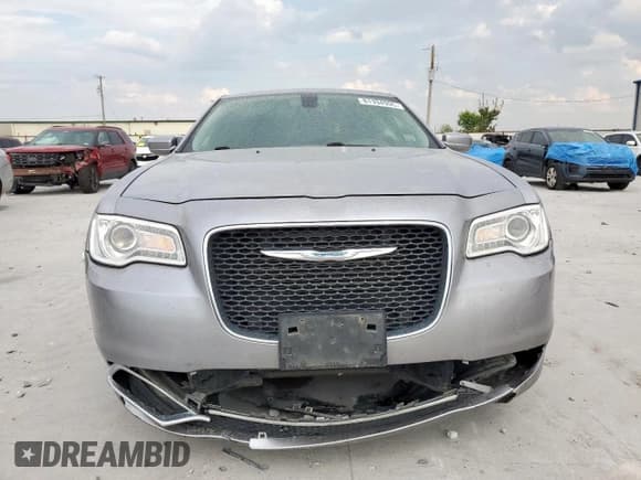 ✅ 2016 Chrysler 300 Touring • VIN: 2C3CCAAG6GH235955 • Лот: 81394905. Опубликован ранее на Copart с пробегом 158 586 миль. Бесплатный доступ к архиву аукционных продаж из США и подробный отчёт об истории автомобиля на DreamBid. Изображение 5.