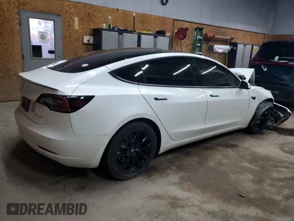 ✅ 2021 Tesla Model 3 Long Range • VIN: 5YJ3E1EB6MF055641 • Lot: 90467475. Wystawiony na Copart z przebiegiem 67 678 mil. Bezpłatny archiwum sprzedaży aukcyjnych z USA i szczegółowy raport historii pojazdu na DreamBid. Zdjęcie 3.