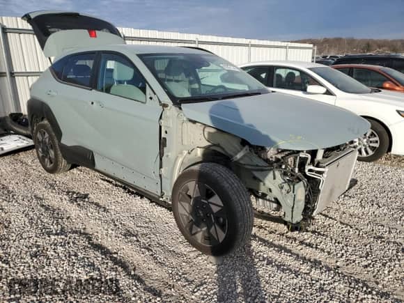 2024 Hyundai Kona SEL with VIN KM8HB3AB6RU043421, listed as a Copart auction lot 83951144 with 13,629 mi miles and Salvage title. Bid and sale history available at DreamBid. Image 4.