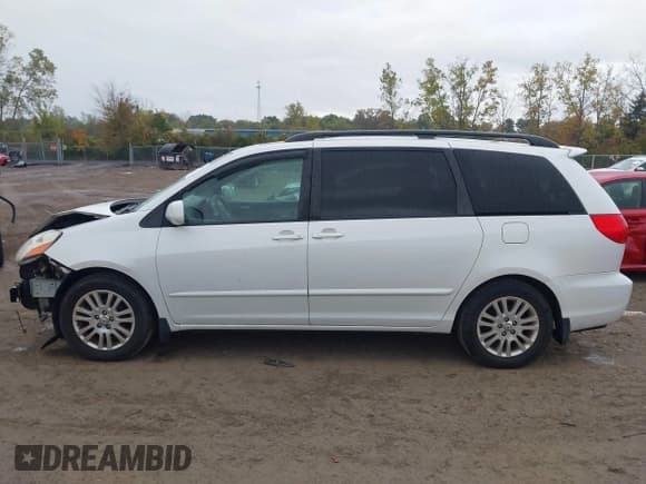 ✅ 2008 Toyota Sienna XLE • VIN: 5TDZK22C78S193194 • Lot: 43391275. Wystawiony na IAAI z przebiegiem 163 050 mil. Bezpłatny archiwum sprzedaży aukcyjnych z USA i szczegółowy raport historii pojazdu na DreamBid. Zdjęcie 15.