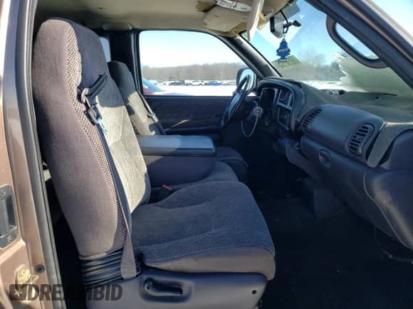 ✅ 2001 Dodge 1500 • VIN: 3B7HC13Y81G167933 • Лот: 88690105. Размещён на Copart с пробегом 340 328 миль миль. Получите бесплатный доступ к архиву аукционных продаж из США и посмотрите подробный отчёт об истории автомобиля на DreamBid. Изображение 10.