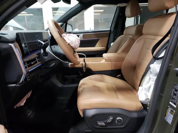 2024 Hyundai Santa Fe Limited с VIN 5NMP3DG11RH010867, выставлен на аукционе Copart как лот 46503485 с пробегом 15 297 миль миль и Списание • Salvage title. История ставок и продаж доступна на DreamBid. Изображение 7.