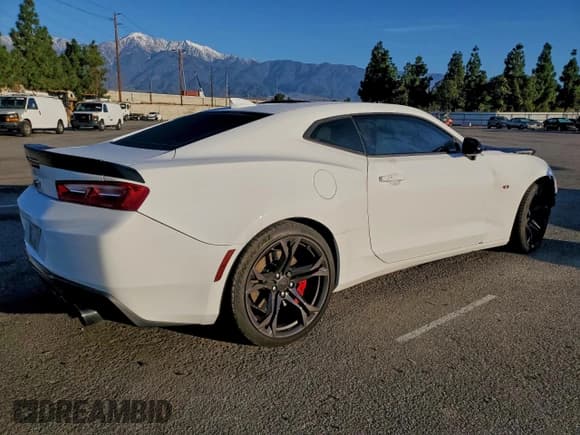 ✅ 2018 Chevrolet Camaro 1SS • VIN: 1G1FE1R78J0158596 • Lot: 93985195. Wystawiony na Copart z przebiegiem 53 218 mil. Bezpłatny archiwum sprzedaży aukcyjnych z USA i szczegółowy raport historii pojazdu na DreamBid. Zdjęcie 3.