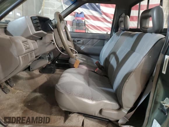 ✅ 1995 Isuzu Pickup S • VIN: JAACL11L0S7211543 • Лот: 81881194. Опубликован ранее на Copart с пробегом 215 222 миль. Бесплатный доступ к архиву аукционных продаж из США и подробный отчёт об истории автомобиля на DreamBid. Изображение 7.