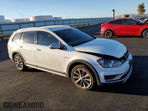 ✅ 2017 Volkswagen Golf S • VIN: 3VWH17AU1HM507134 • Lot: 90455205. Listed on Copart with 83,810 mi. Free auction sales archive from the USA and detailed vehicle history report at DreamBid. Image 4.