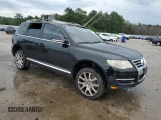 ✅ 2008 Volkswagen Touareg • VIN: WVGCB77L38D045501 • Lot: 72163034. Wystawiony na Copart z przebiegiem Nie podano. Bezpłatny archiwum sprzedaży aukcyjnych z USA i szczegółowy raport historii pojazdu na DreamBid. Zdjęcie 4.