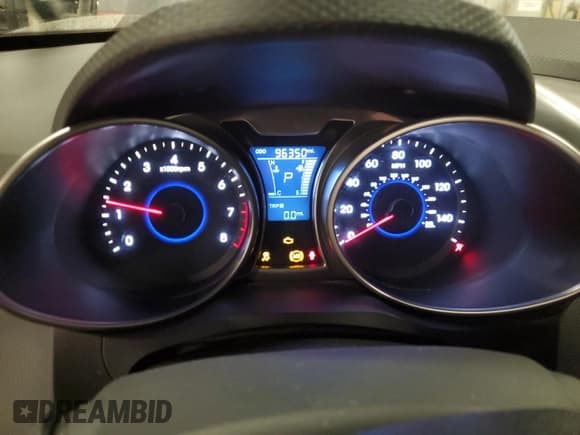 ✅ 2014 Hyundai Veloster • VIN: KMHTC6AD4EU190387 • Lot: 46918985. Wystawiony na Copart z przebiegiem 96 350 mil. Bezpłatny archiwum sprzedaży aukcyjnych z USA i szczegółowy raport historii pojazdu na DreamBid. Zdjęcie 9.