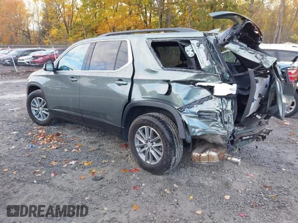 ✅ 2022 Chevrolet Traverse LT Cloth • VIN: 1GNEVGKW1NJ169714 • Lot: 43468604. Wystawiony na IAAI z przebiegiem 46 169 mil. Bezpłatny archiwum sprzedaży aukcyjnych z USA i szczegółowy raport historii pojazdu na DreamBid. Zdjęcie 3.