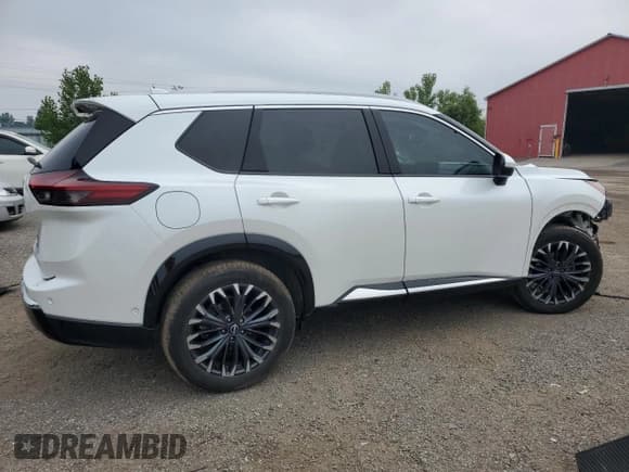 ✅ 2024 Nissan Rogue Platinum • VIN: JN8BT3DD4RW452952 • Lot: 62023905. Listed on Copart with 11,820 mi. Free auction sales archive from the USA and detailed vehicle history report at DreamBid. Image 3.